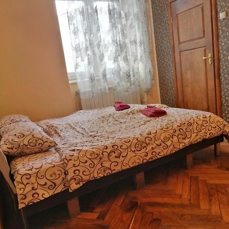 Apple Hostel Lviv Exterior foto